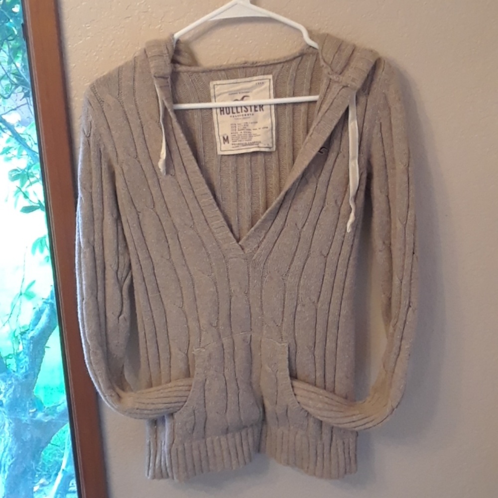 Hollister sweater